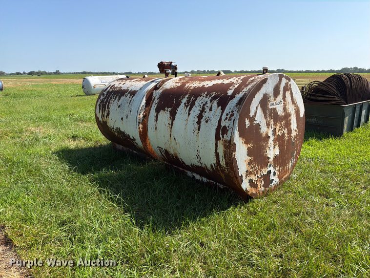 (2) 1000 Gallon Fuel Tanks - photo 3