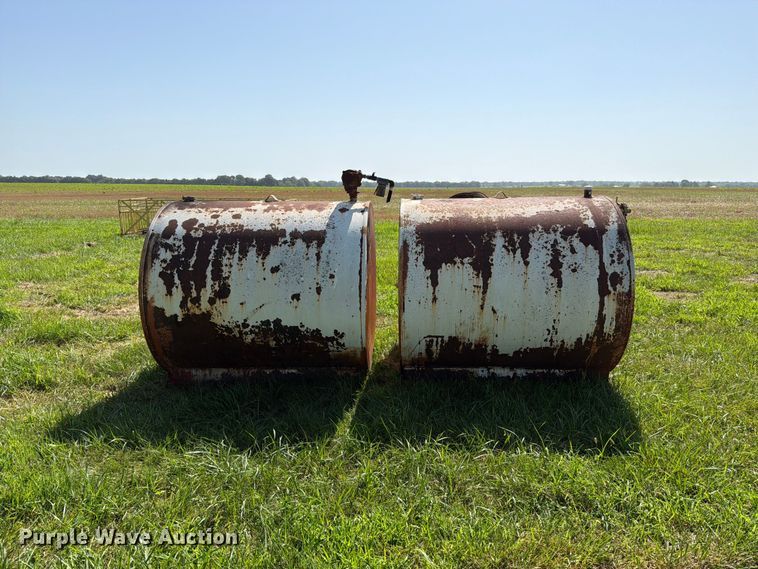 (2) 1000 Gallon Fuel Tanks - photo 4