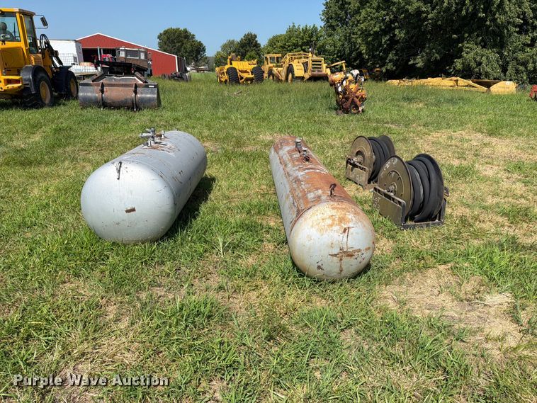 (2) Propane Tanks - photo 2