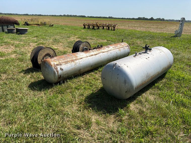 (2) Propane Tanks - photo 5