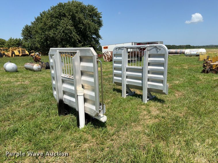 (2) Aluminum Headache Racks - photo 5