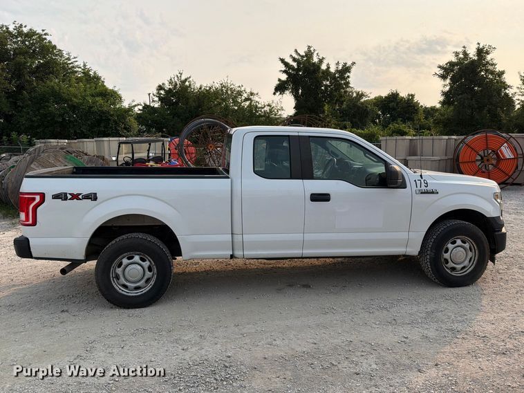 2017 Ford F150 Ext. Cab Pickup Truck - photo 4