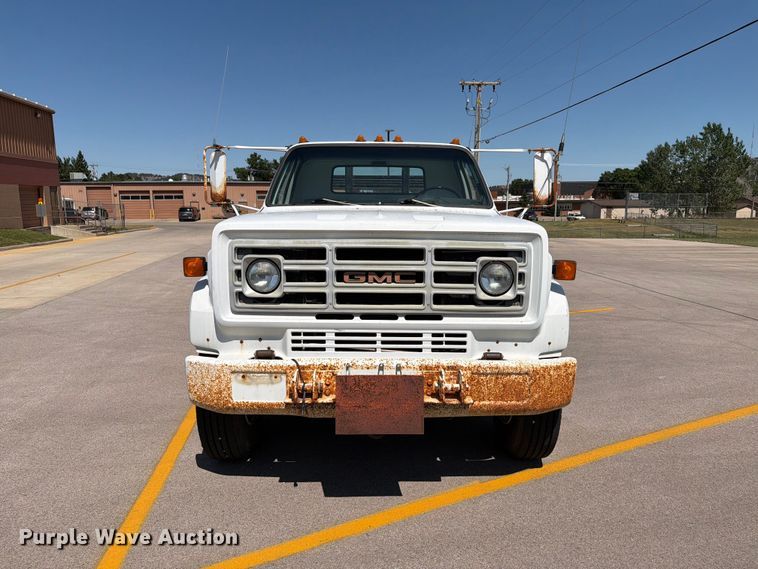 1985 GMC C7 Flatbed Truck - photo 2