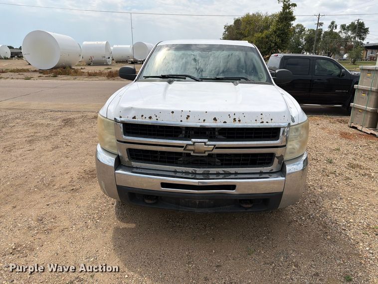 2007 Chevrolet Silverado 2500HD Pickup Truck - photo 2