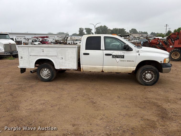 2003 Dodge Ram 3500 Ext. Cab Utility Bed Pickup Truck - photo 4