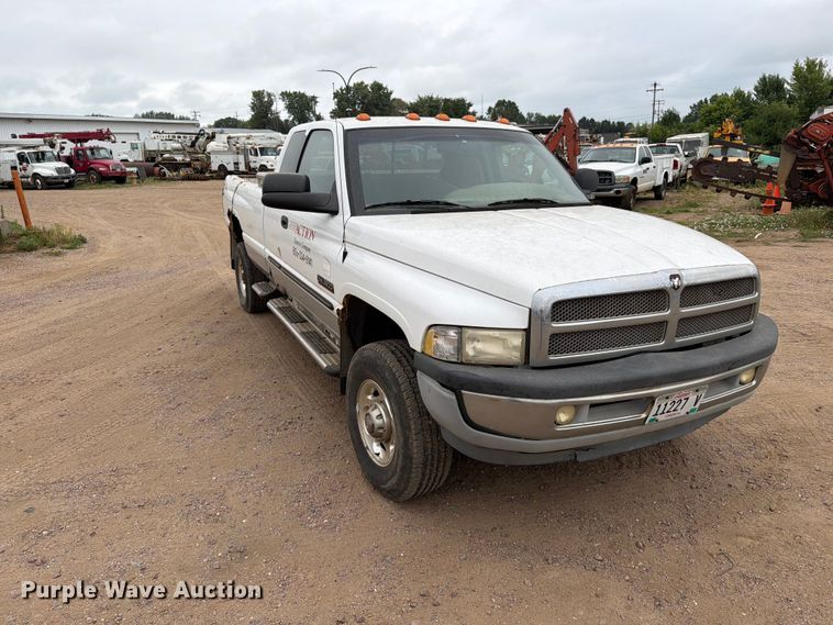 2001 Dodge Ram 2500 Ext. Cab Pickup Truck - photo 3