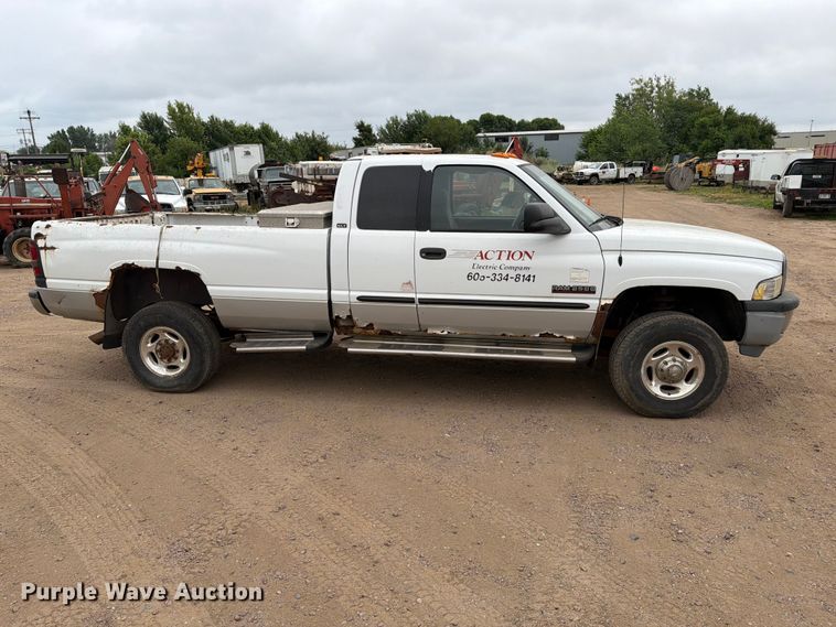 2001 Dodge Ram 2500 Ext. Cab Pickup Truck - photo 4