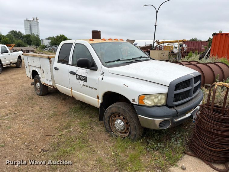 2003 Dodge Ram 3500 Ext. Cab Utility Bed Pickup Truck - photo 3