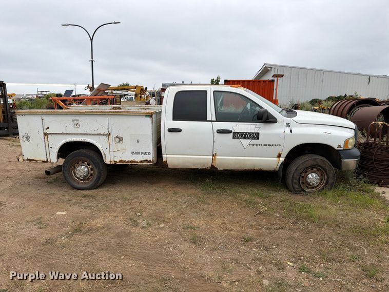 2003 Dodge Ram 3500 Ext. Cab Utility Bed Pickup Truck - photo 4