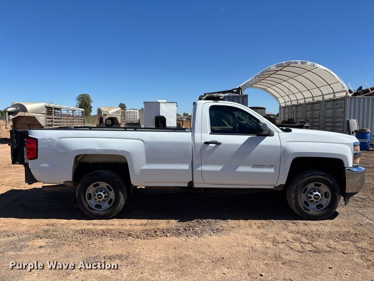 2016 Chevrolet Silverado 2500HD Pickup Truck - photo 4