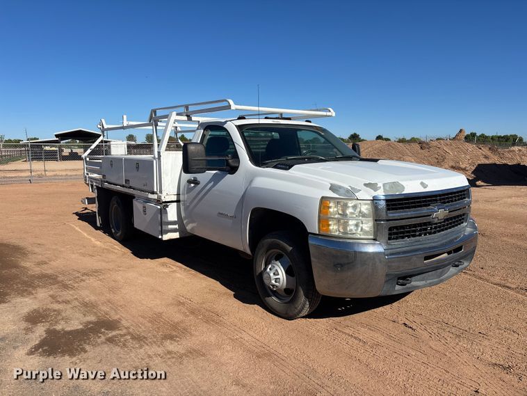 2010 Chevrolet Silverado 3500HD Utility Bed Pickup Truck - photo 3