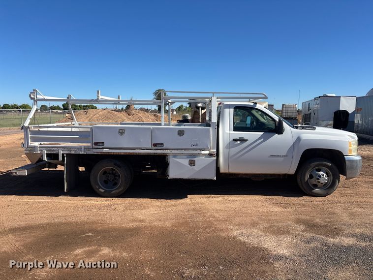 2010 Chevrolet Silverado 3500HD Utility Bed Pickup Truck - photo 4