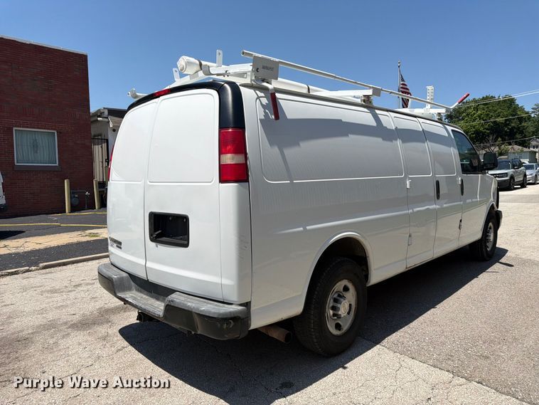 2013 Chevrolet Express 2500 Van - photo 5