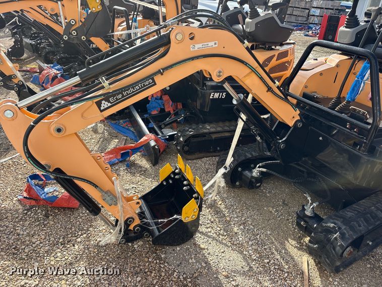 2024 Erie EM15 Mini Excavator - photo 2