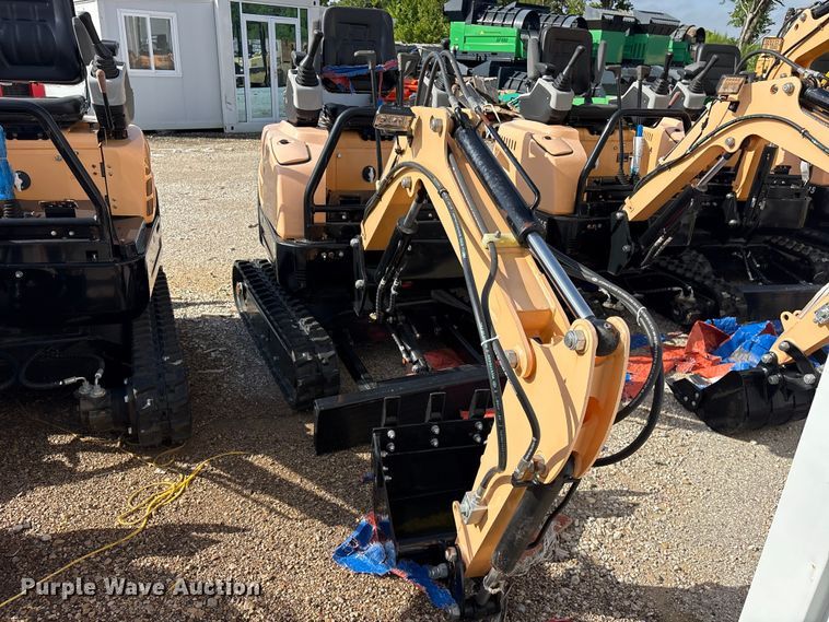 2024 Erie EM15 Mini Excavator - photo 2
