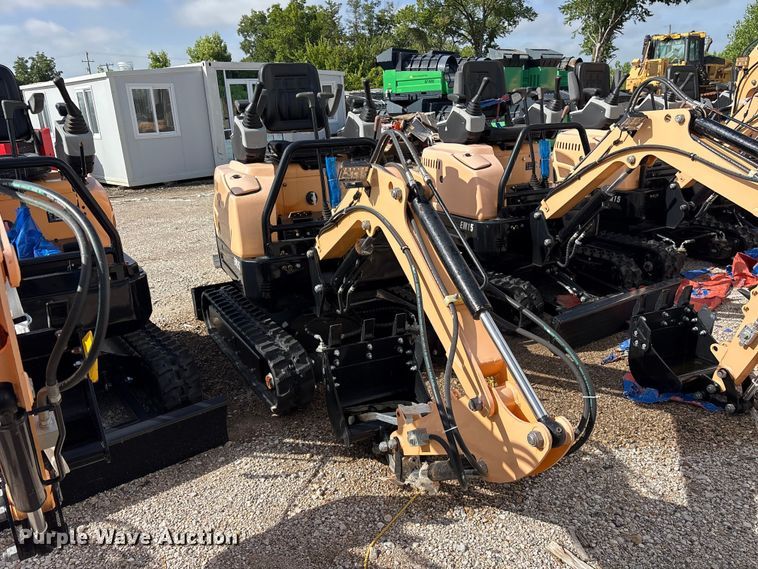 Erie EM15 Mini Excavator - photo 3