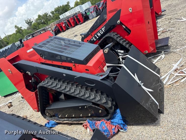Erie SCL850 Compact Utility Loader - photo 4