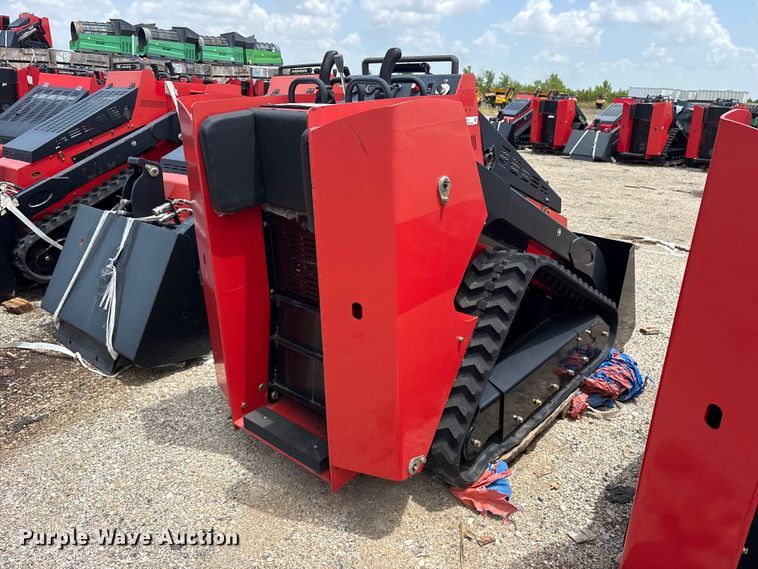 Erie SCL850 Compact Utility Loader - photo 5