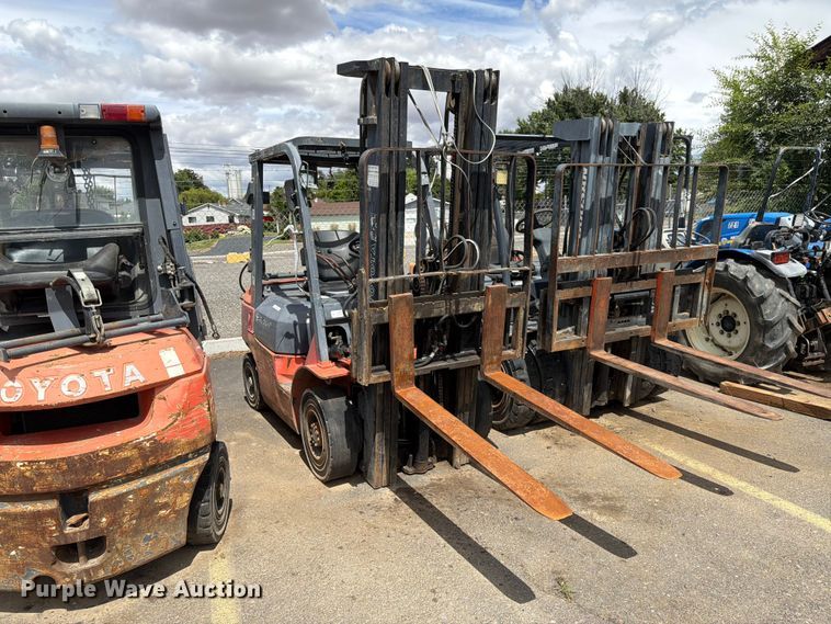 Toyota 7FGU25 Forklift - photo 3