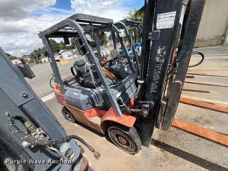 Toyota 7FGU25 Forklift - photo 4