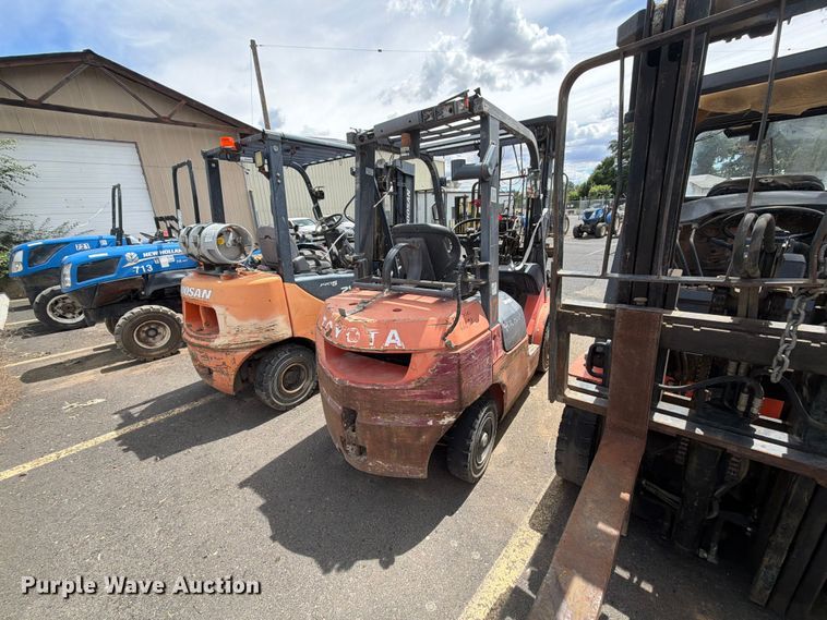Toyota 7FGU25 Forklift - photo 5