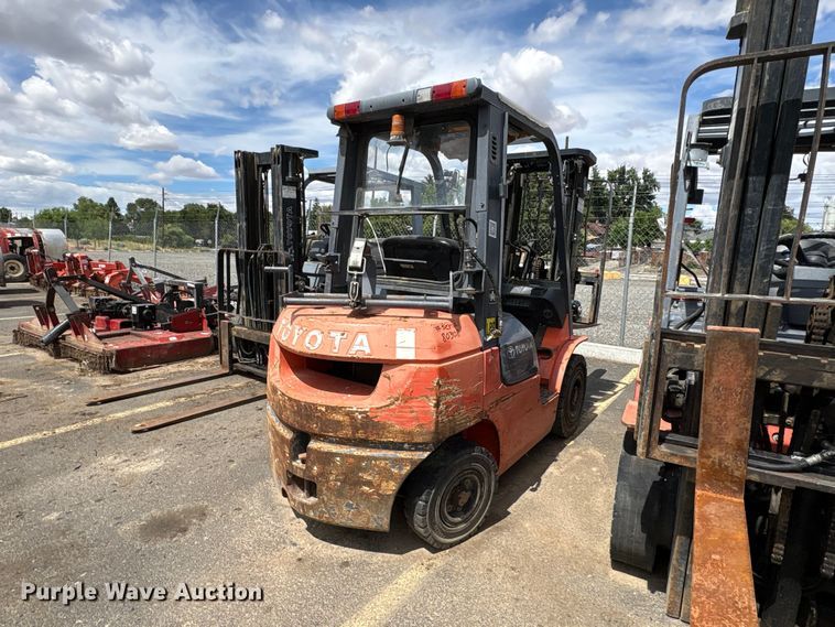 2006 Toyota 7FGU25 Forklift - photo 4