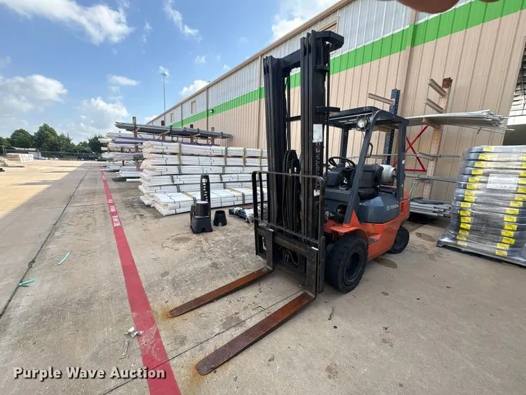 2004 Toyota 7FGU25 Forklift