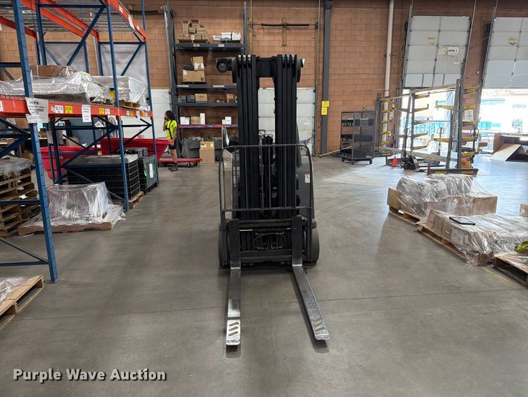 2016 Crown RC5530-35 Forklift - photo 2