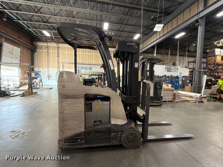2016 Crown RC5530-35 Forklift - photo 4