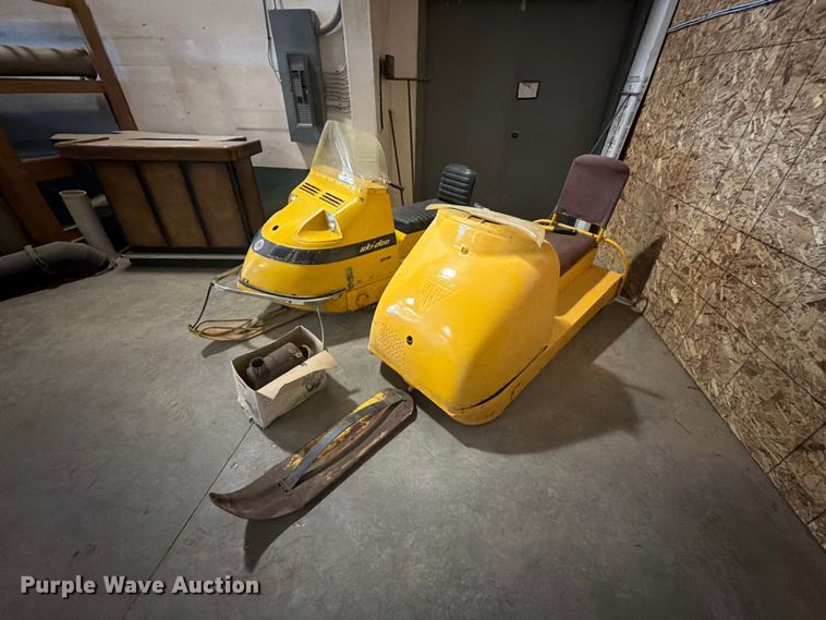 Ski-Doo Bombardier Snowmobile - photo 2
