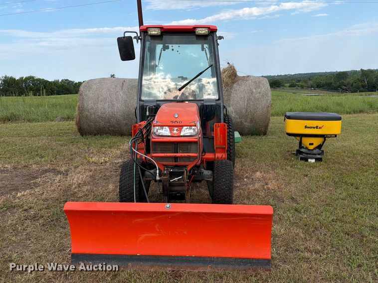 2005 Kubota B3030 HSDC MFWD Tractor - photo 2