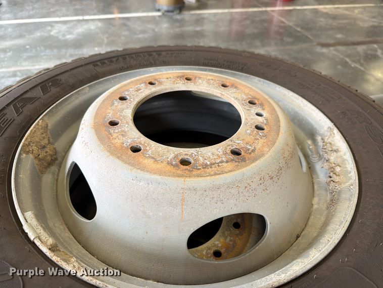 (6) Goodyear 225/70R19.5 Tires And Wheels - photo 4