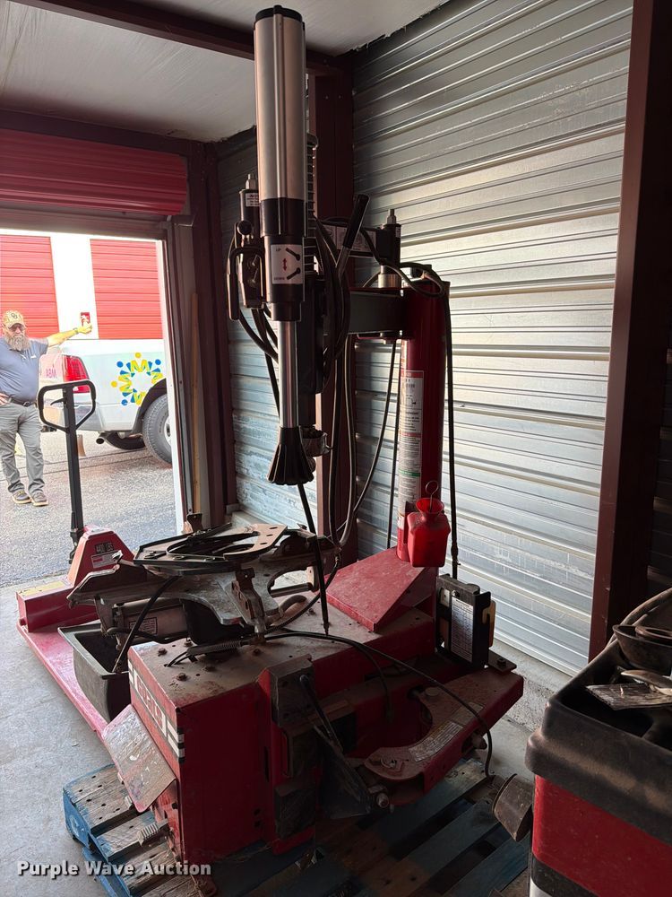 Coats RC-55 Tire Changer - photo 4
