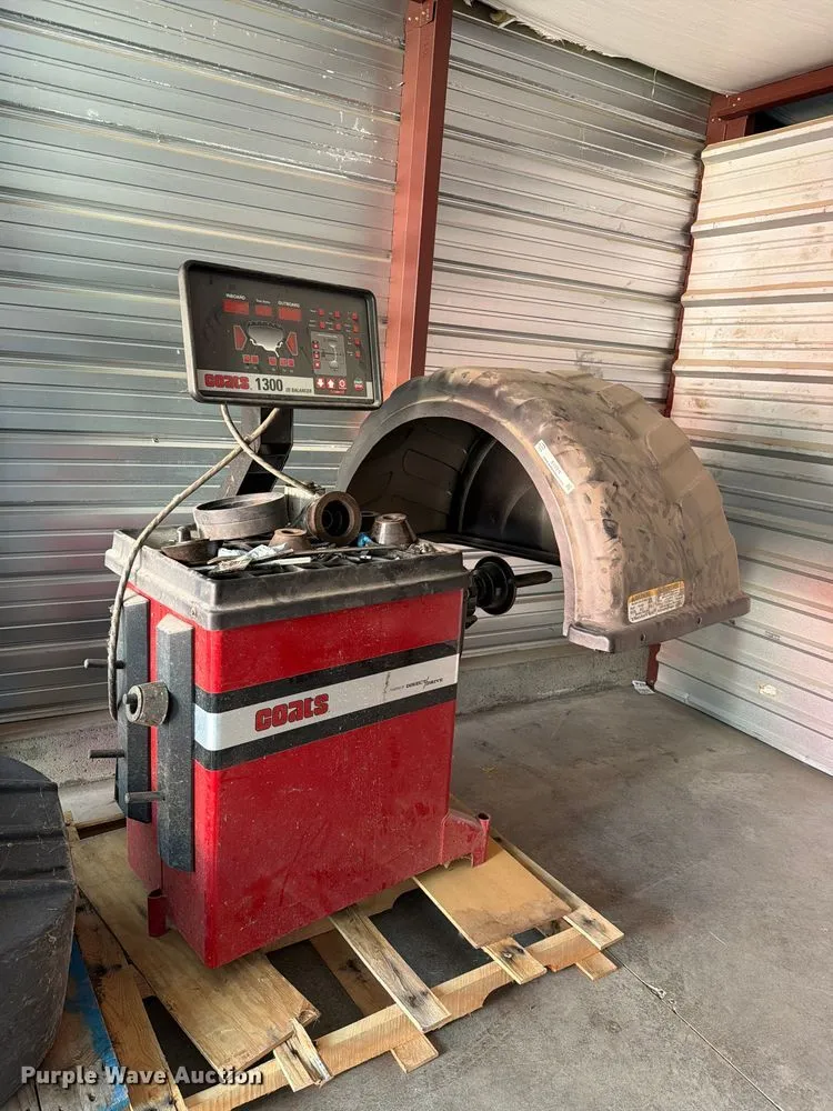 Coats 1300 Tire Balancer