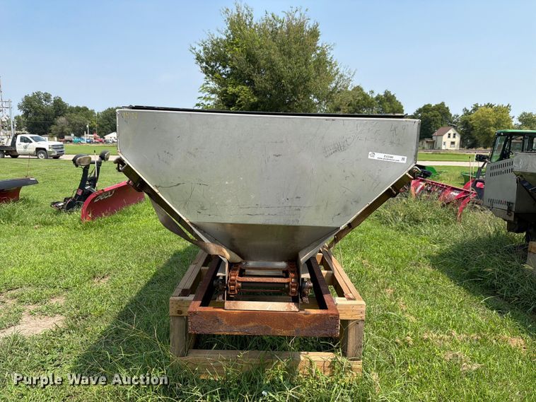 Buyers Salt Dogg Spreader - photo 2