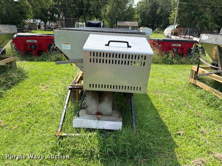 Buyers Salt Dogg Spreader - photo 5
