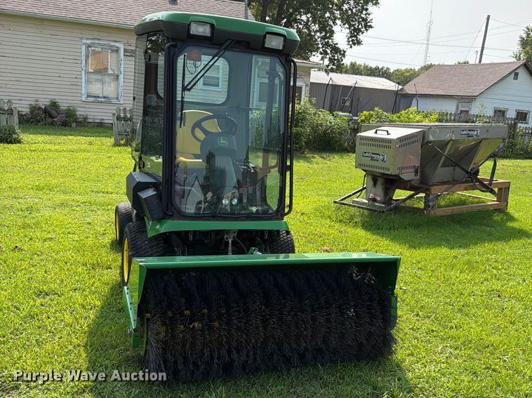 2012 John Deere 1445 Series II Lawn Mower - photo 2