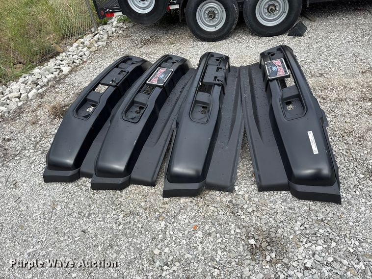 (4) Ford Front Bumpers - photo 2