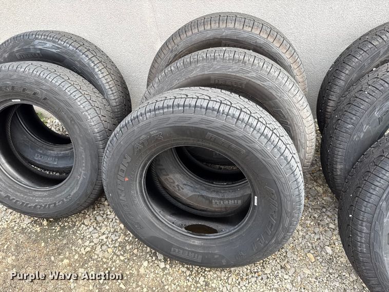 (12) Pirelli 265/70R17 Tires - photo 4