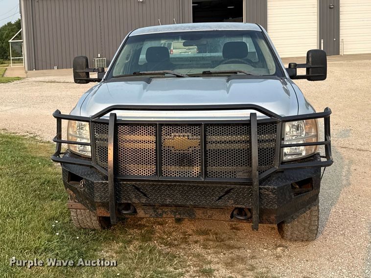 2013 Chevrolet Silverado 2500HD Pickup Truck - photo 2