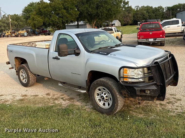 2013 Chevrolet Silverado 2500HD Pickup Truck - photo 3
