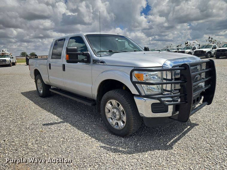 2015 Ford F250 Super Duty Crew Cab Pickup Truck - photo 3