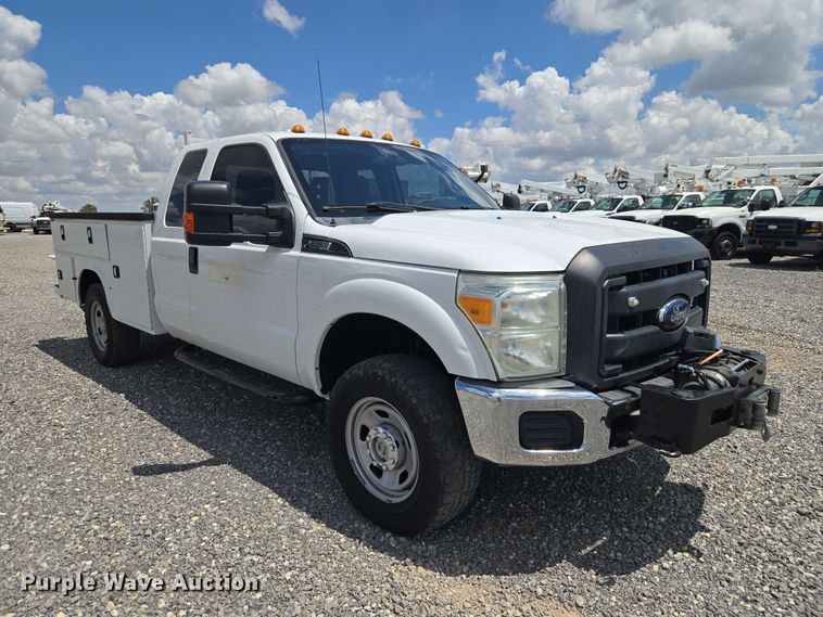 2016 Ford F350 Super Duty Ext. Cab Utility Bed Pickup Truck - photo 3