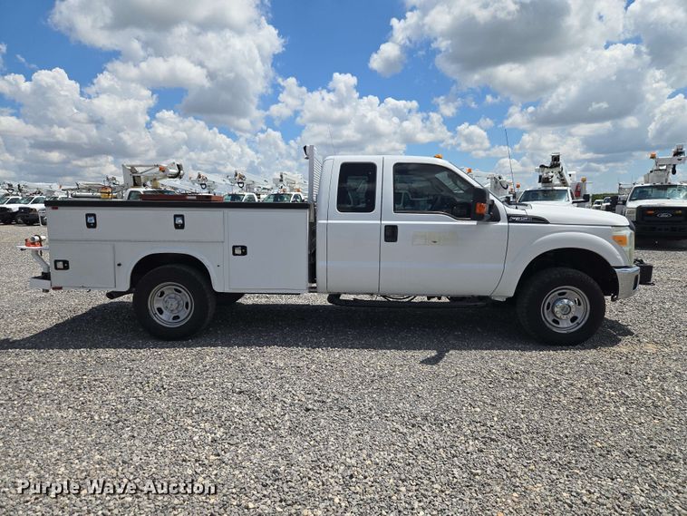 2016 Ford F350 Super Duty Ext. Cab Utility Bed Pickup Truck - photo 4