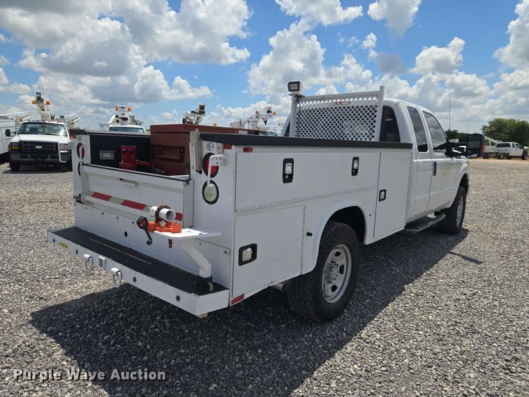2016 Ford F350 Super Duty Ext. Cab Utility Bed Pickup Truck - photo 5