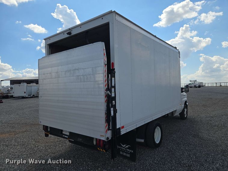 2017 Ford E-350 Box Truck - photo 5