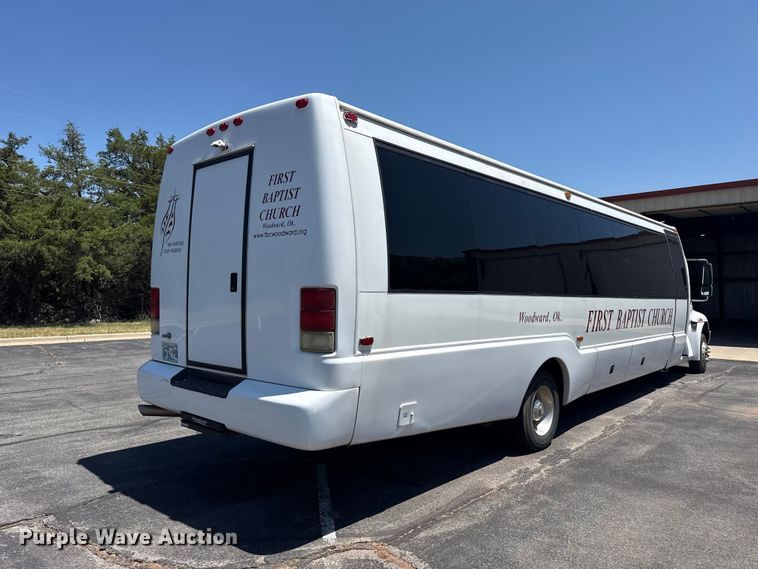 2004 International 3200 Shuttle Bus - photo 5