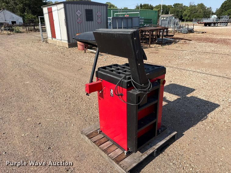 Bend-Pak Ranger DST-1000 Tire Balancing Machine - photo 4