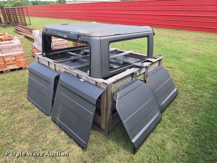 (2) Automotive Hard Tops - photo 2