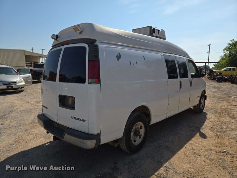 2001 Chevrolet Express 3500 Van - photo 5